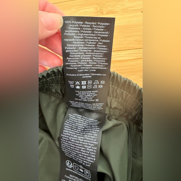 Noisy May Droplets cargo trousers in Green - - Picture 8 of 8